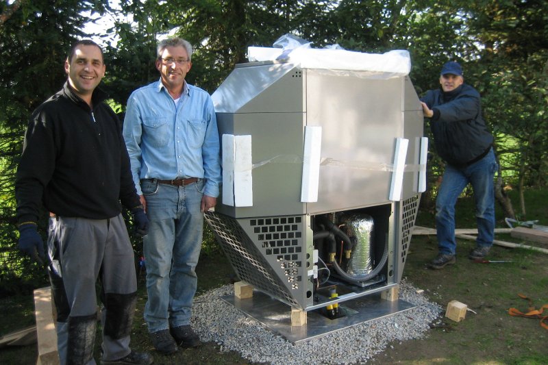Installation einer Luft-/Wasser-Wärmepumpe in Überauchen